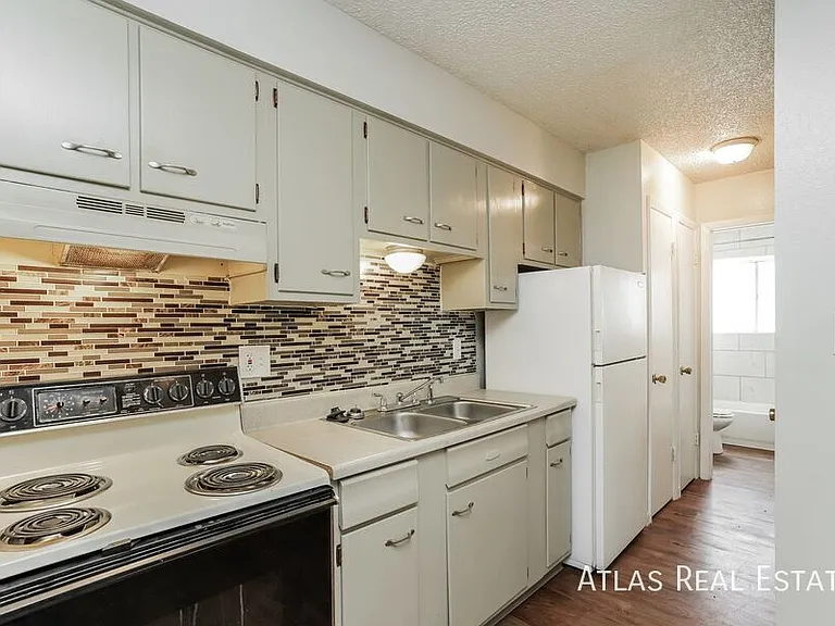1931 Henderson Ave #2 — Photo 16