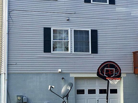 3rd image of 29595 Dutchmans Ln #33