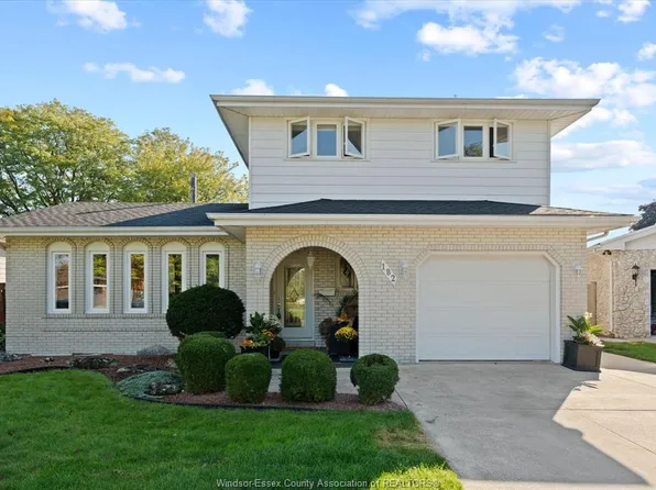 182 Centennial Dr, Tecumseh, ON N8N 2N6