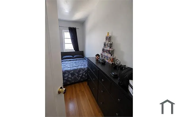 Building Photo - 44 Coral St #2
