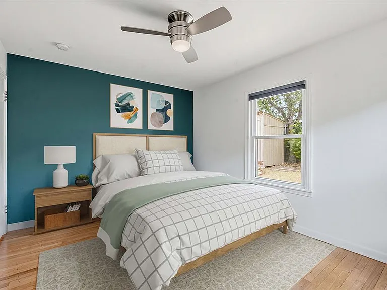 900 Stark St — Photo 17