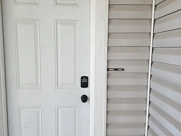 205 W Idaho Ave #5 — Photo 3