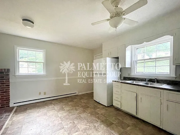 3615 Irwin St — Photo 7