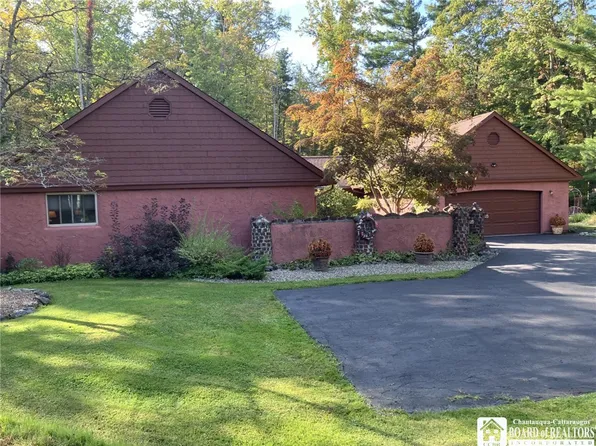 1581 Trask Rd, Jamestown, NY 14701