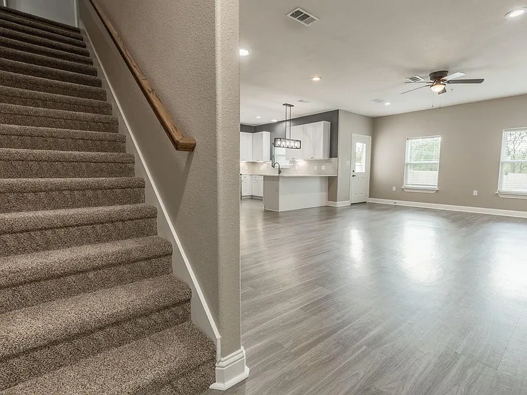 1003 Debby Ct — Photo 6