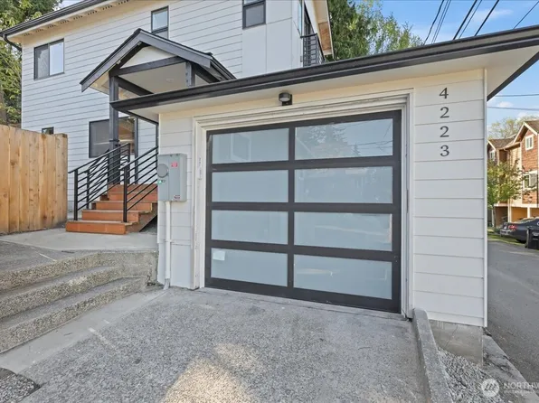 4223 SW Myrtle Street, Seattle, WA 98136