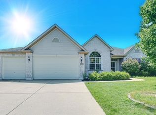 2000 Clinton Ct, McHenry, IL