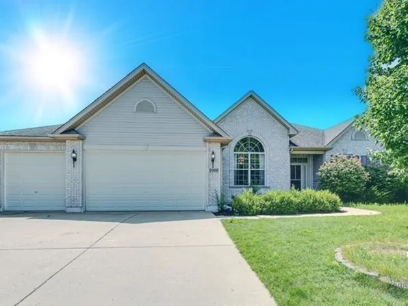 2000 Clinton Ct, McHenry, IL 60051