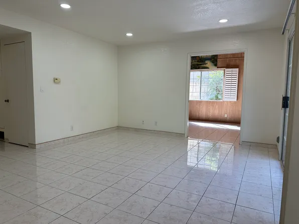 2527 E Collins Ave, Orange, CA 92867