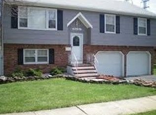 74 Clifton St, Edison, NJ 08817