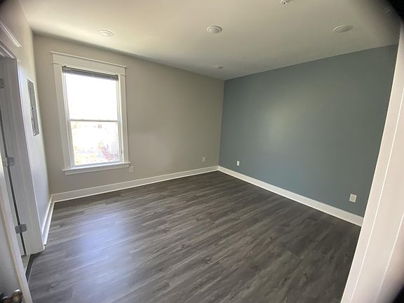 5th image of 133 Briarfield Ave #B9