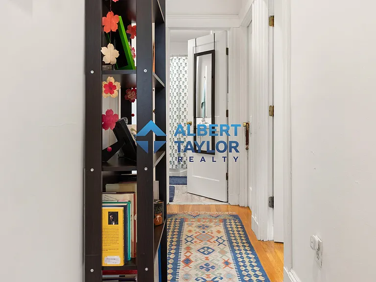 1750 Washington St #10 — Photo 10