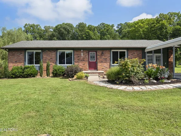 102 Edmonds Dr, Oliver Springs, TN 37840