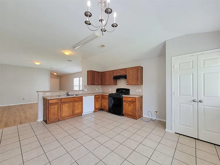 7438 Fox Knoll Ln — Photo 16