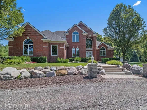 1537 Preservation Ln, Saint Clair, MI 48079
