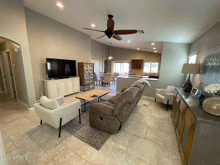 22185 E Calle De Flores — Photo 3