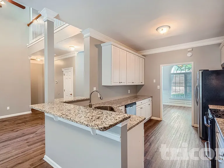 2200 Sugarbirch Dr — Photo 11