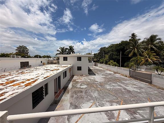 3rd image of Calle E E #190