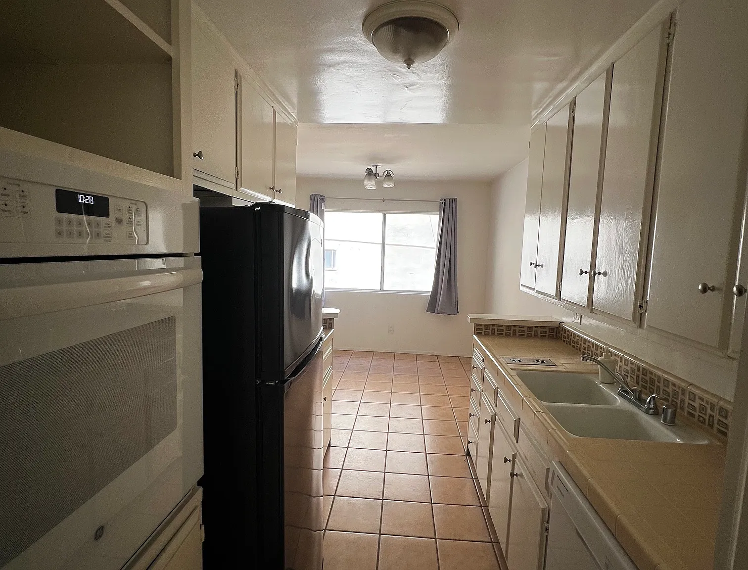 1 bed, $2,300 — Photo 2