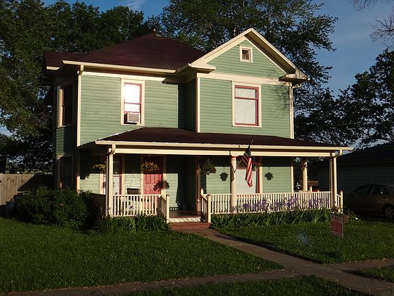 Front of house - open porch