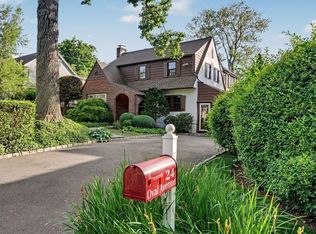 24 Oval Ave, Riverside, CT 06878