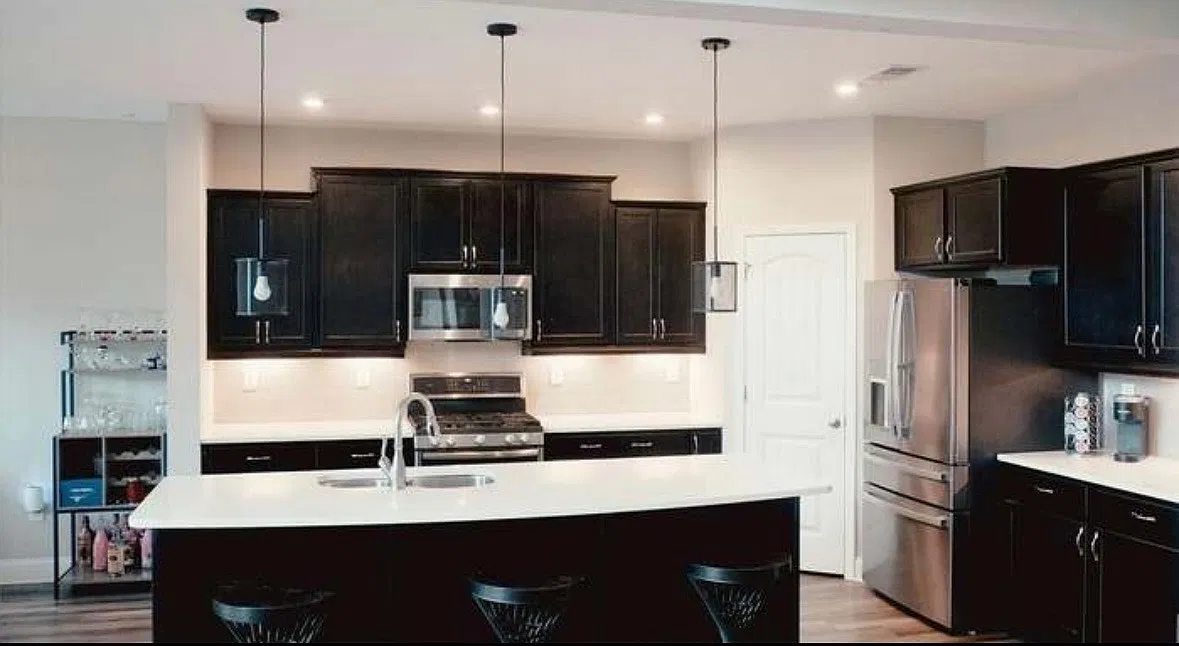 4924 Creekside Ln — Photo 3