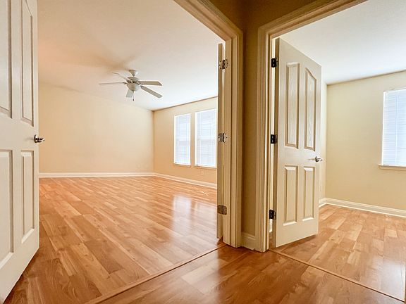 4th image of 2721 Bronco Creek Way