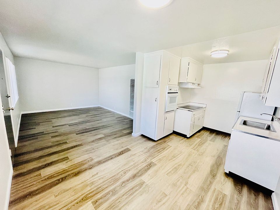1st image of 360 Chiquita Ave APT 8