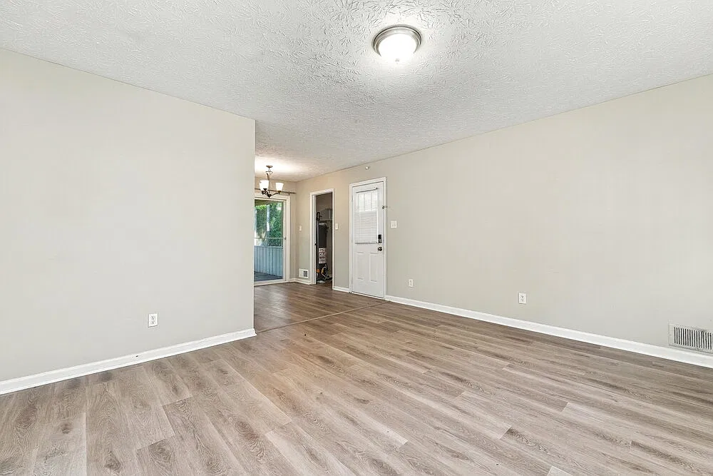 3 bed, 1.5 bath, 1116 sqft, $1,490 — Photo 4