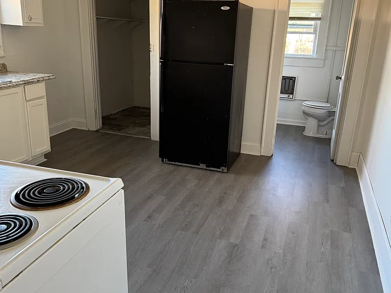 405 & 407 1st St SE #A — Photo 4