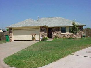726 N Cherry Branch Ct, Mustang, OK 73064