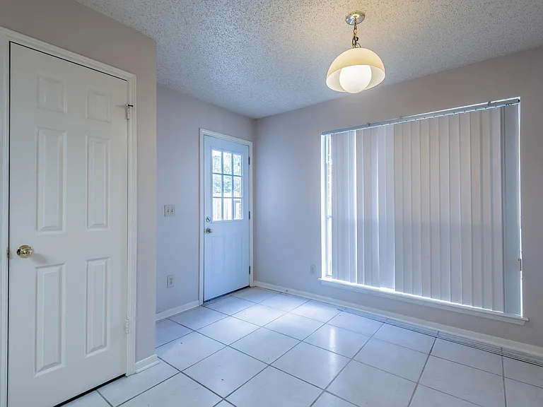 8926 Village Hills Dr — Photo 12