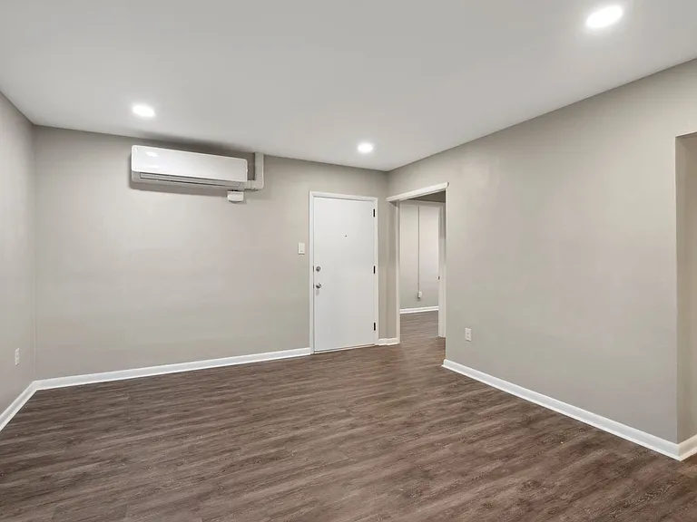 350 Main St — Photo 9