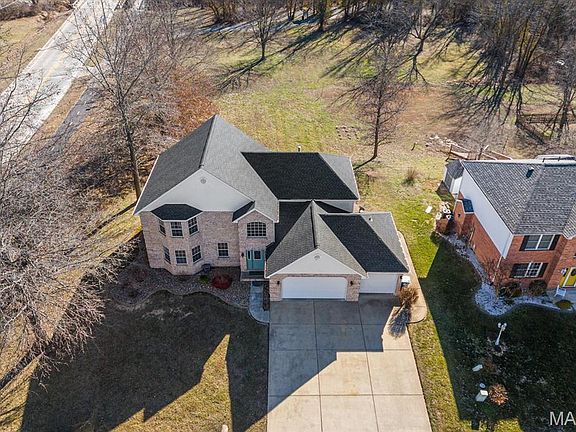 4th image of 1820 Creekside Dr