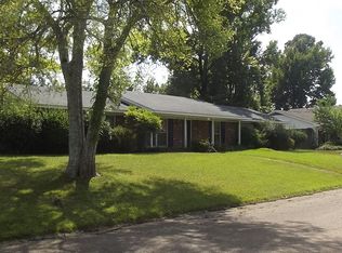 420 Forrest Ct, Columbus, MS 39702