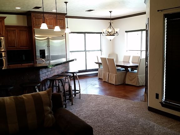 3rd image of 119 Parkway Oaks Dr