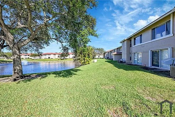 906 Twin Lakes Dr #8-J — Photo 17