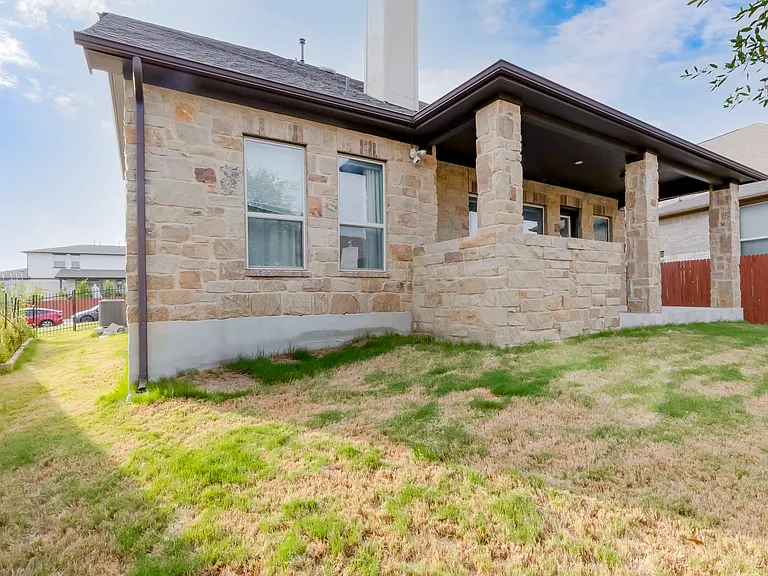 726 Kingston Pl — Photo 40