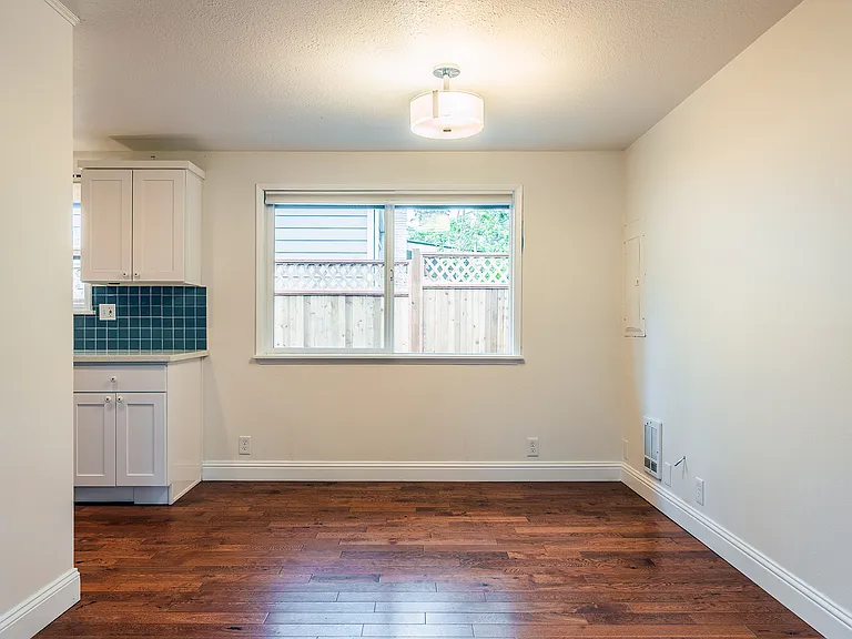 15517 15th Ave NE — Photo 20
