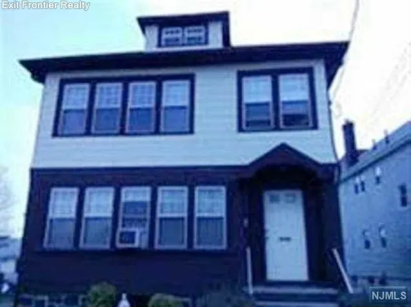 290 Hudson Pl, Fairview, NJ 07022