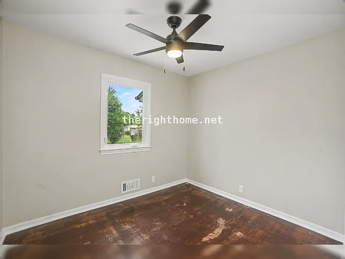 6929 N 64th St — Photo 15