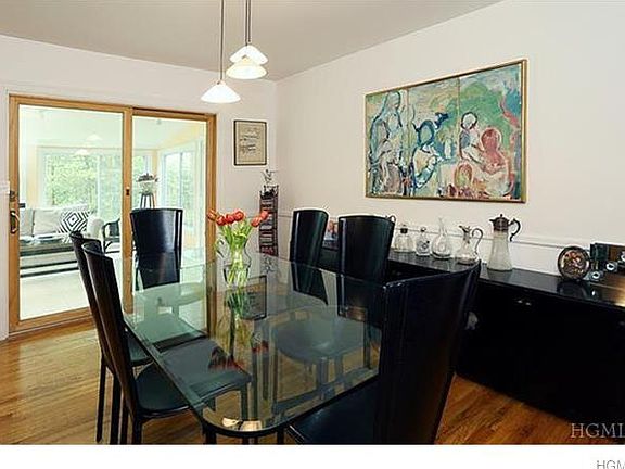 4th image of 6 Birch Ln