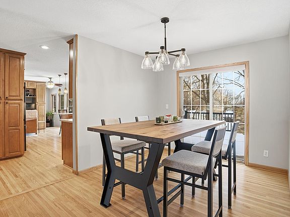 4th image of 10001 Morris Rd