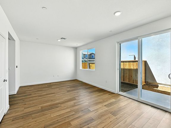 4th image of 5250 Senesta Cir