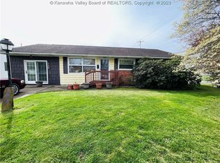 602 Cherry St, Ravenswood, WV 26164