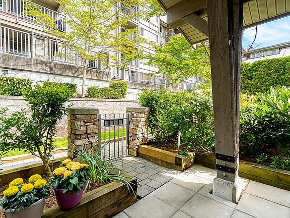 2nd image of 3138 Dayanee Springs Blvd #6