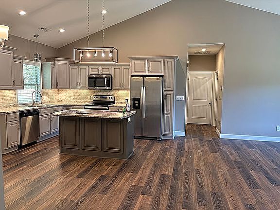 4th image of 279 Ruth Harris Ln