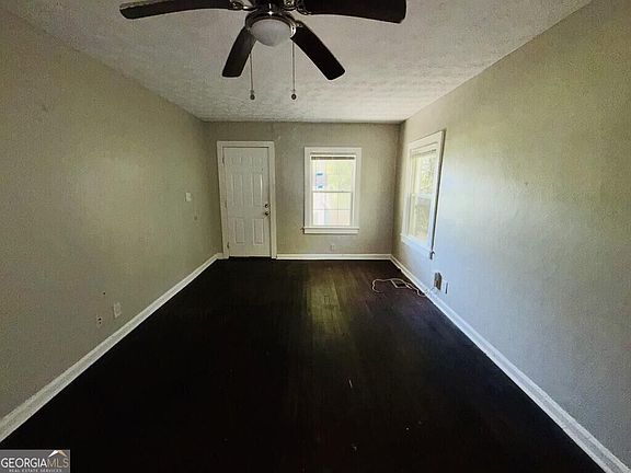 3rd image of 2835 Burton Rd NW