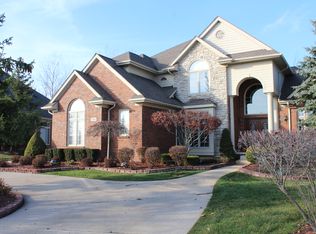 7084 Yarmouth Dr, West Bloomfield, MI