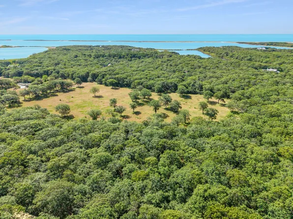 3 Jacobs Neck Rd, Edgartown, MA 02539